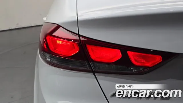 Hyundai AD 2016 thumb 3