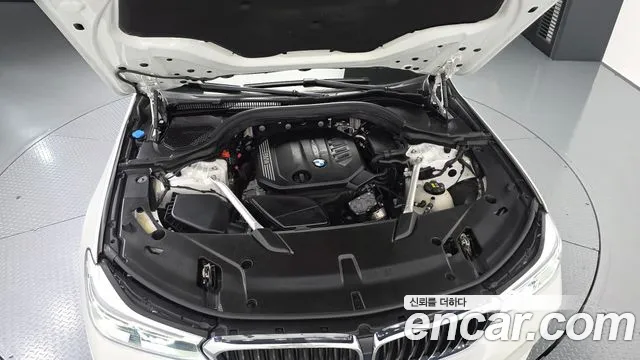 BMW 6 серии Gran Turismo 2020 thumb 10