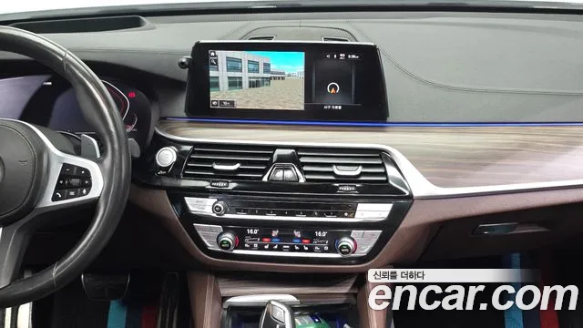 BMW 6 серии Gran Turismo 2020 thumb 12