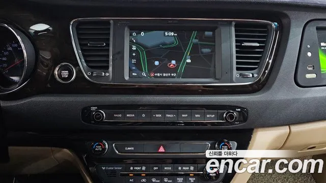 Kia Carnival 2019 thumb 9