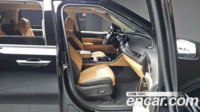 Kia Carnival 2023 thumb 8