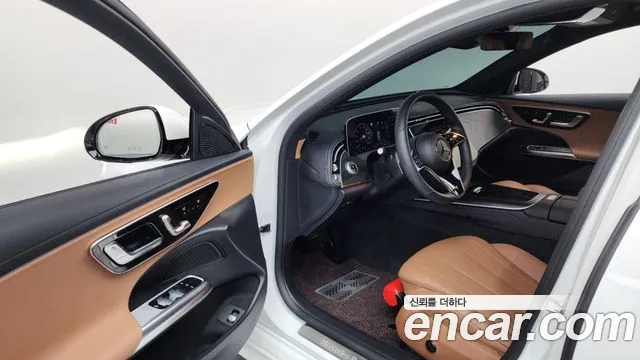 Mercedes-Benz E-Class 2024 thumb 8