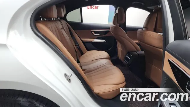Mercedes-Benz E-Class 2024 thumb 2