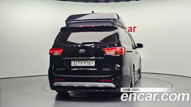 Kia Carnival 2017 thumb 9