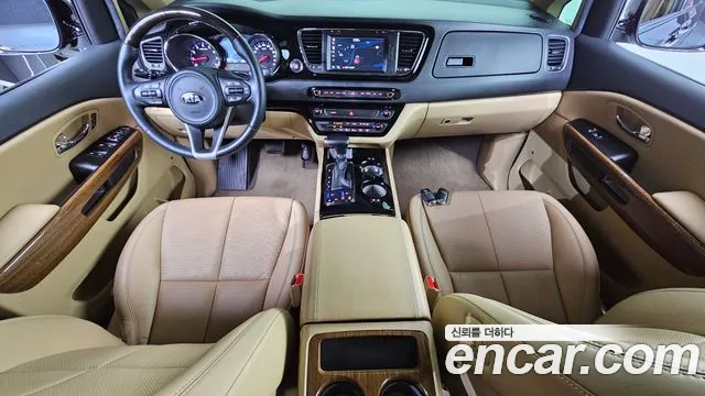 Kia Carnival 2017 thumb 6