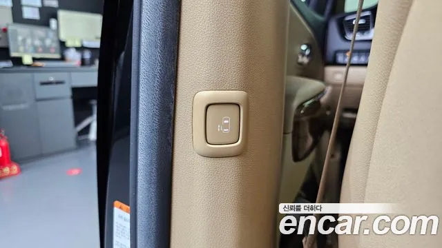 Kia Carnival 2017 thumb 7