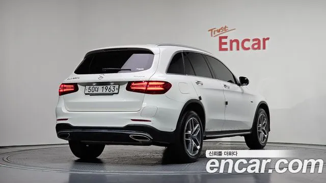 Mercedes-Benz GLC 2018 thumb 12