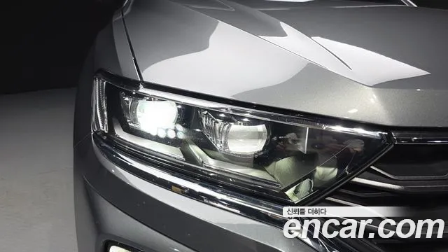 Volkswagen T-Roc 2021 thumb 9