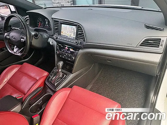 Hyundai Avante 2017 thumb 12
