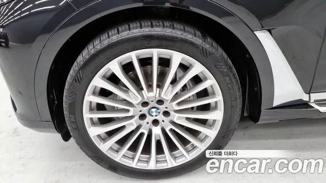 BMW X7 2022 thumb 7