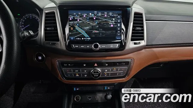 KGM Rexton 2019 thumb 4