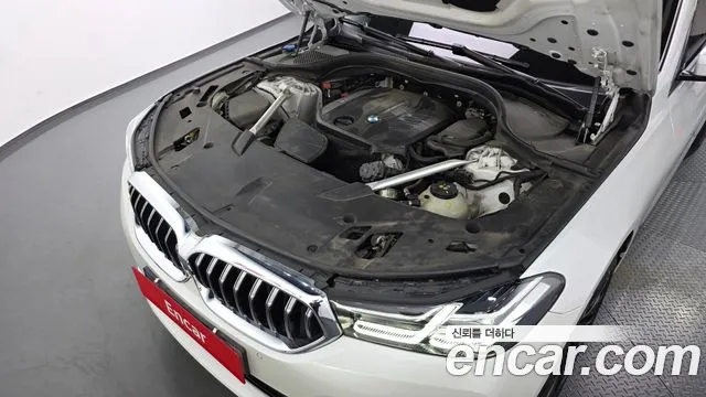 BMW 6 серии Gran Turismo 2023 thumb 11