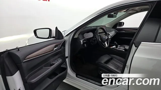 BMW 6 серии Gran Turismo 2023 thumb 3