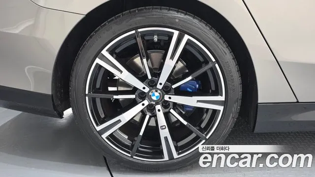 BMW 5 серии 2025 thumb 3