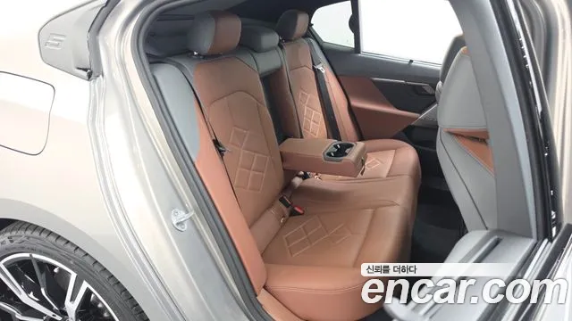 BMW 5 серии 2025 thumb 11
