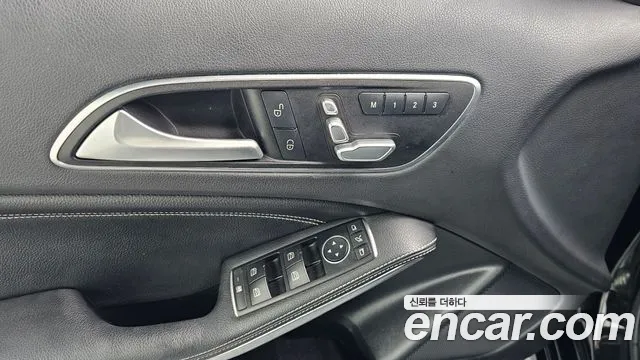 Mercedes-Benz A-Class 2017 thumb 7