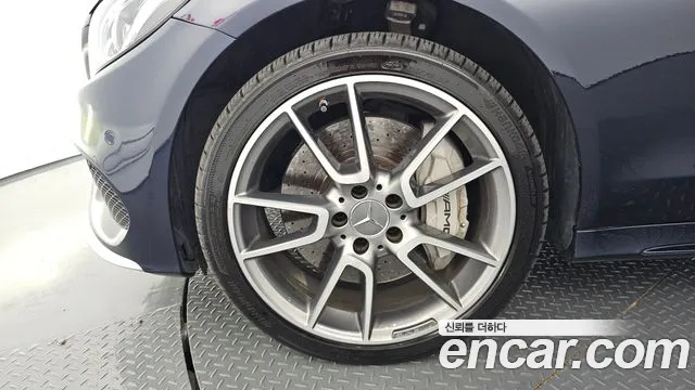 Mercedes-Benz C-Class 2018 thumb 4