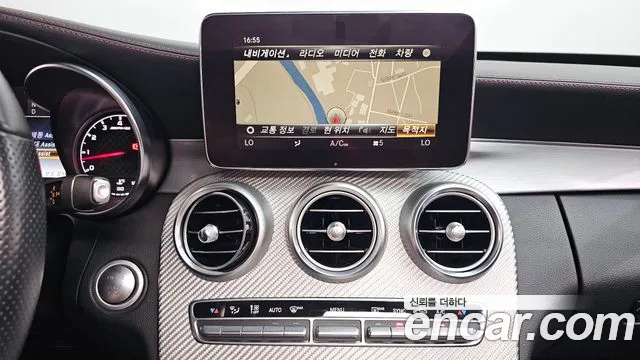 Mercedes-Benz C-Class 2018 thumb 8