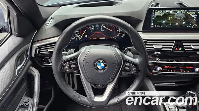 BMW 5 серии 2017 thumb 9
