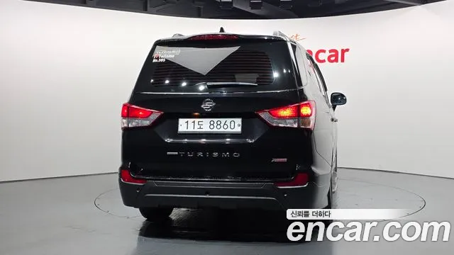 KGM Korando 2015 thumb 12