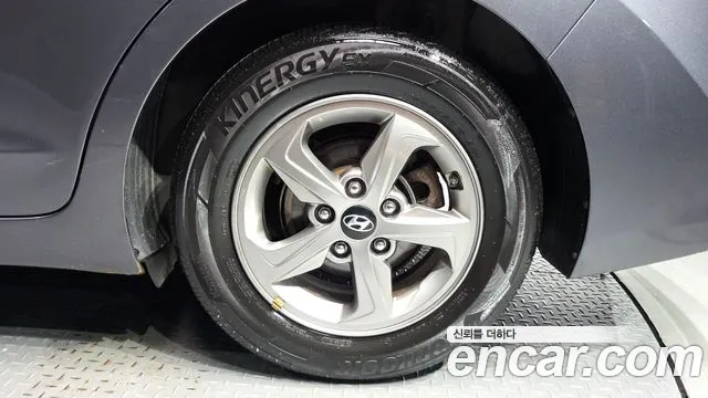Hyundai Avante 2016 thumb 4