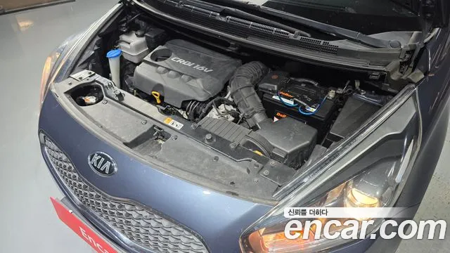 Kia Carens 2013 thumb 6