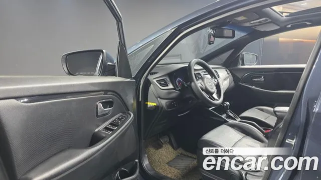 Kia Carens 2013 thumb 10