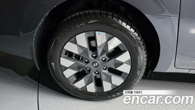 Hyundai Staria 2021 thumb 5