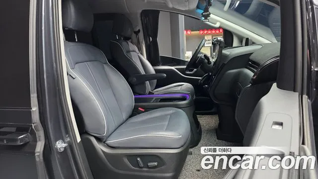 Hyundai Staria 2021 thumb 10