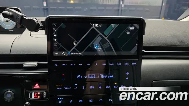 Hyundai Staria 2021 thumb 2