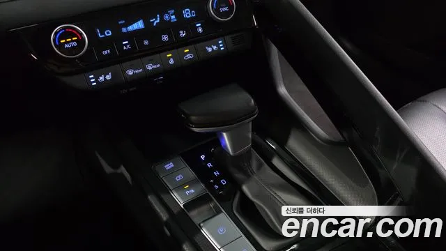 Hyundai Elantra 2023 thumb 3