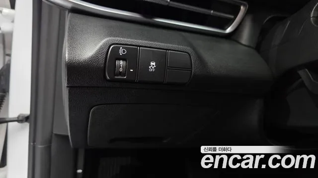 Hyundai Elantra 2023 thumb 9