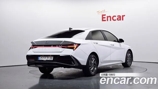 Hyundai Elantra 2023 thumb 7