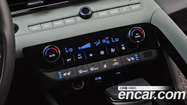 Hyundai Elantra 2023 thumb 2