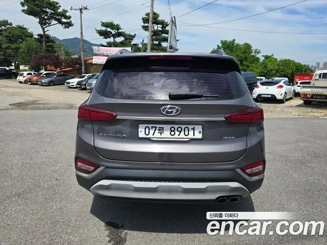 Hyundai Santa Fe 2018 thumb 6