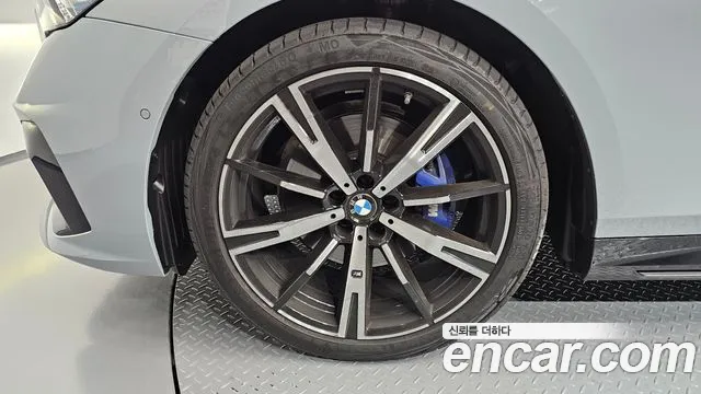 BMW 5 серии 2025 thumb 9