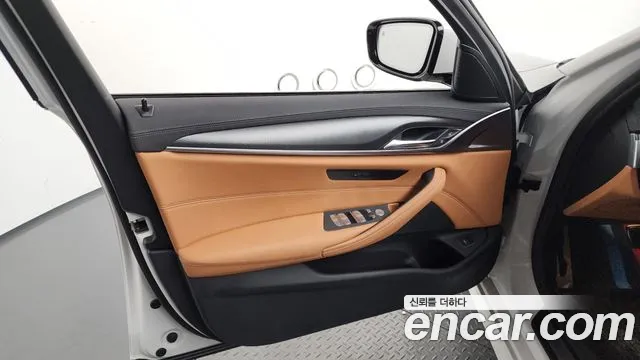BMW 5 серии 2022 thumb 10