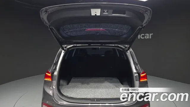 Hyundai Santa Fe 2019 thumb 4