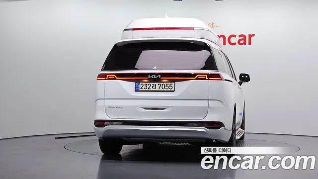 Kia Carnival 2023 thumb 8