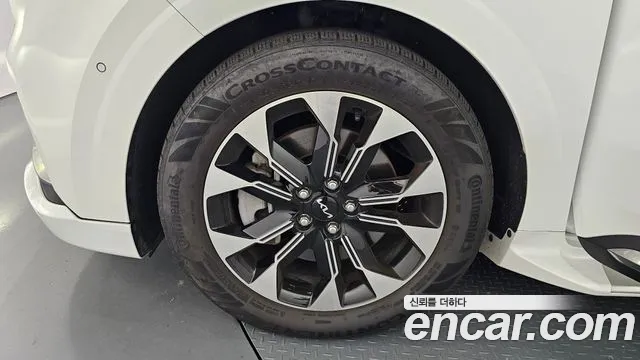 Kia Carnival 2023 thumb 2
