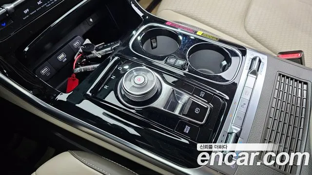 Kia Carnival 2023 thumb 10