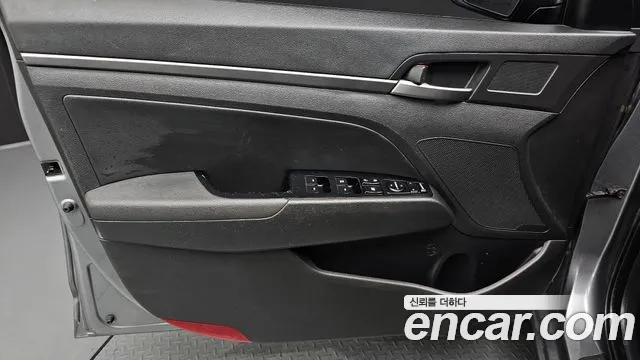 Hyundai AD 2017 thumb 6