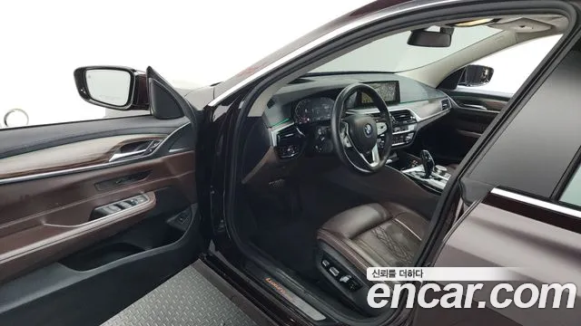 BMW 6 серии Gran Turismo 2020 thumb 3