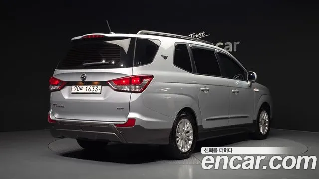 KGM Korando 2013 thumb 10