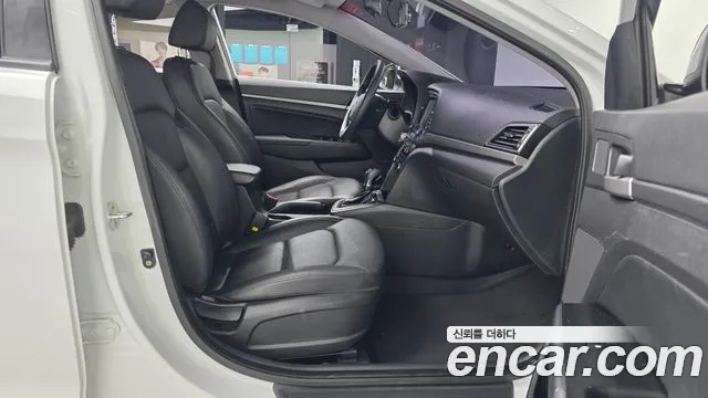 Hyundai Avante 2017 thumb 8