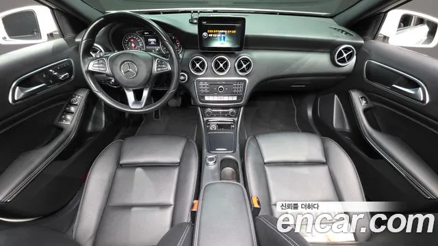 Mercedes-Benz A-Class 2017 thumb 3