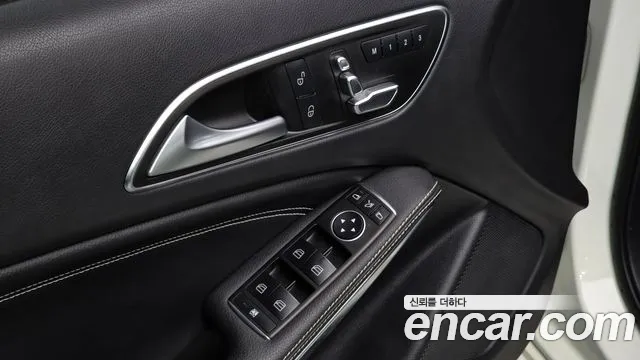 Mercedes-Benz A-Class 2017 thumb 8