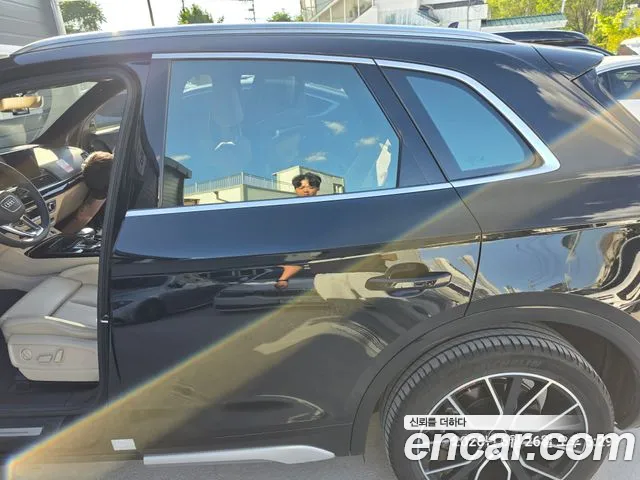 Audi Q5 2024 thumb 8