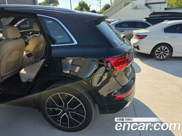 Audi Q5 2024 thumb 10