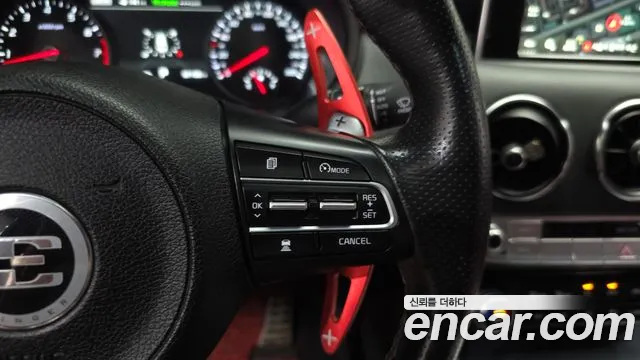 Kia Stinger 2017 thumb 3